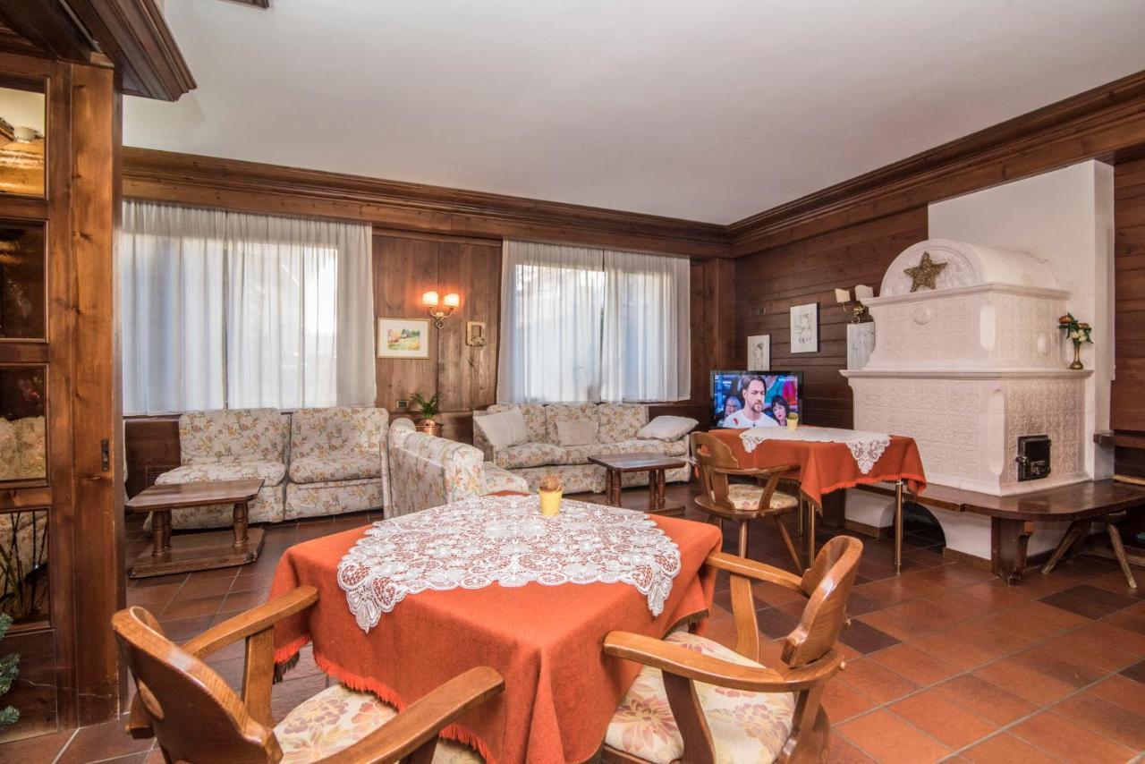Al Sole Hotel Ristorante Dal 1870 皮耶韦迪卡多雷 外观 照片