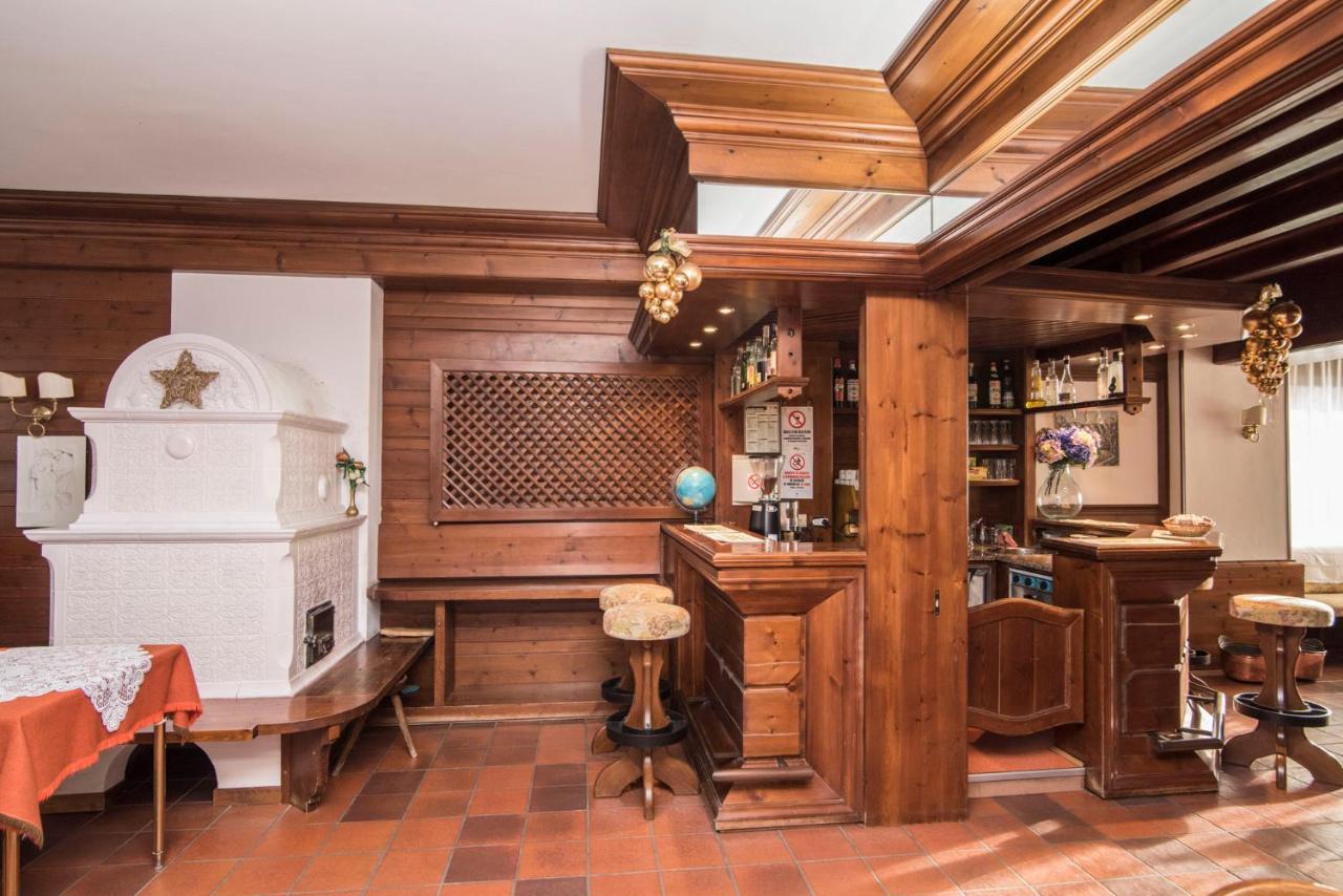 Al Sole Hotel Ristorante Dal 1870 皮耶韦迪卡多雷 外观 照片