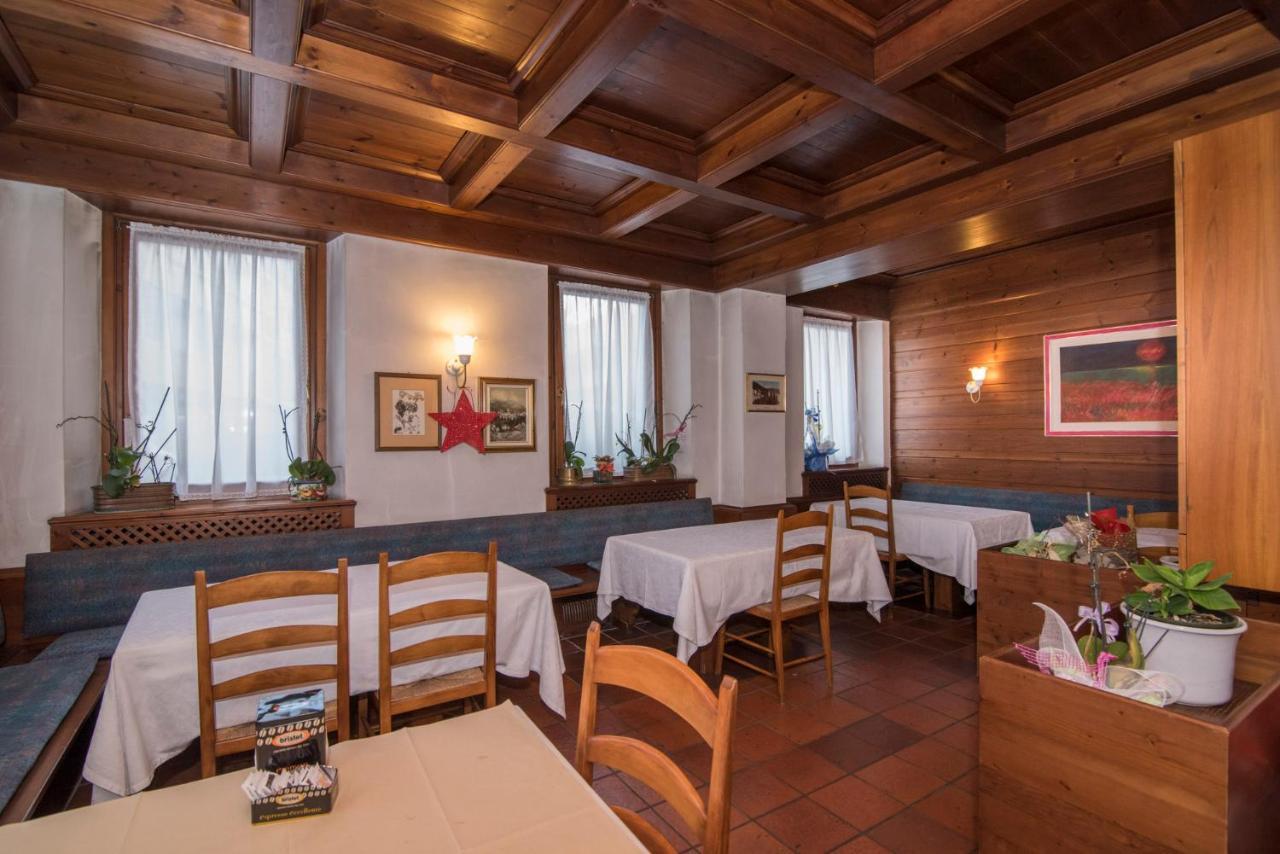 Al Sole Hotel Ristorante Dal 1870 皮耶韦迪卡多雷 外观 照片
