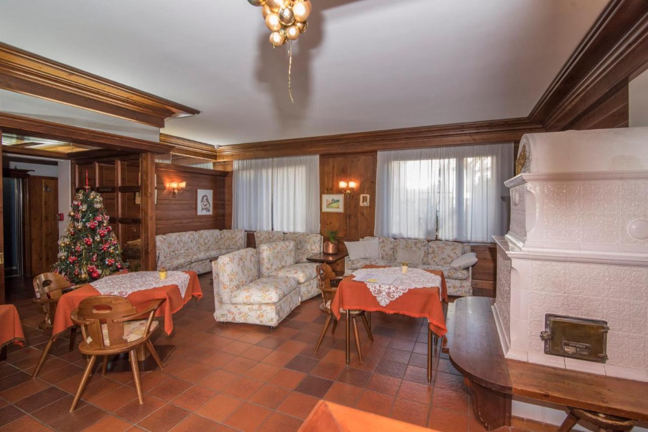 Al Sole Hotel Ristorante Dal 1870 皮耶韦迪卡多雷 外观 照片