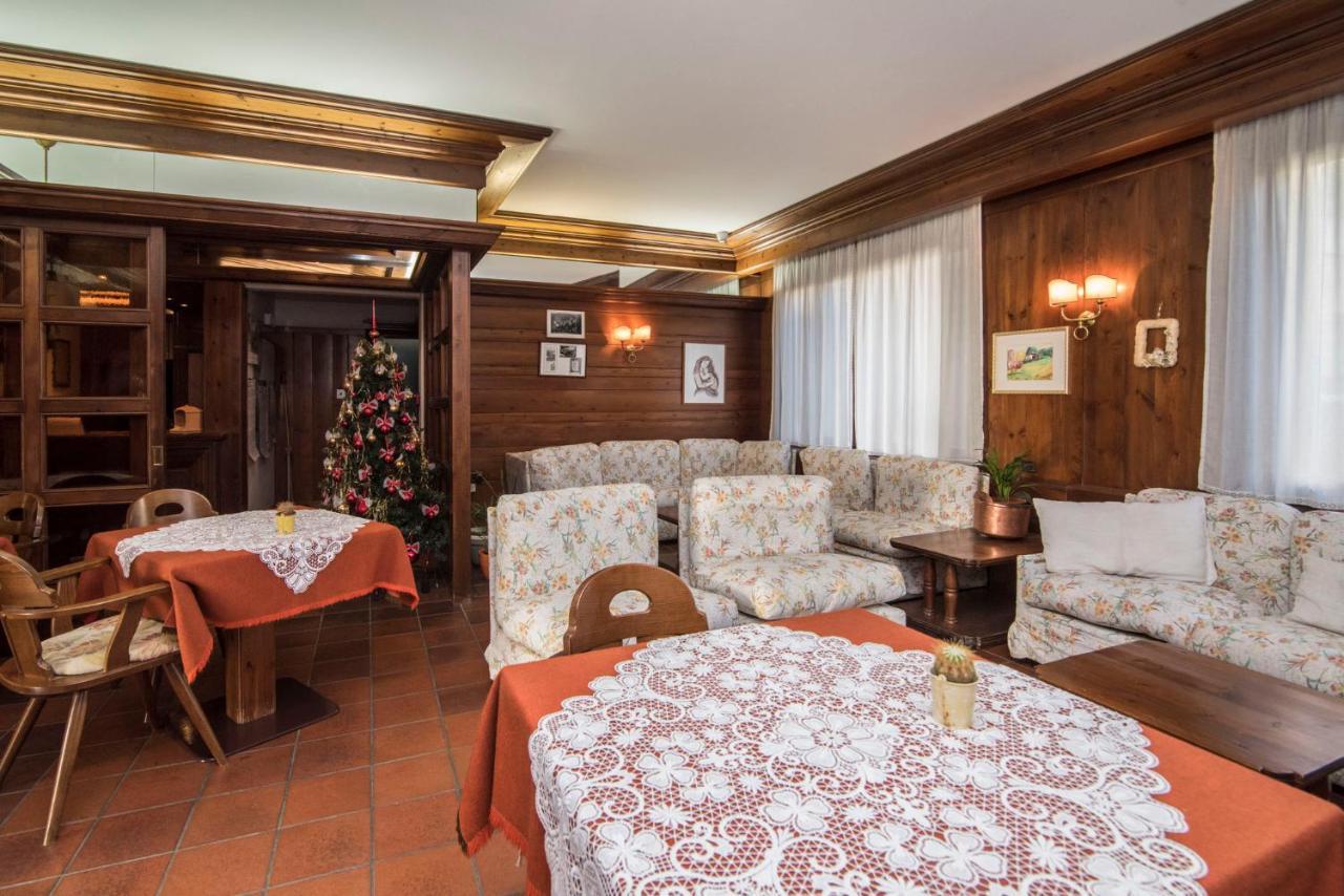 Al Sole Hotel Ristorante Dal 1870 皮耶韦迪卡多雷 外观 照片