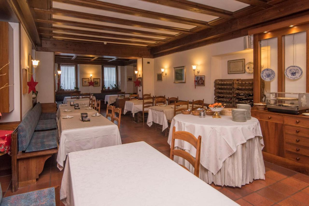 Al Sole Hotel Ristorante Dal 1870 皮耶韦迪卡多雷 外观 照片