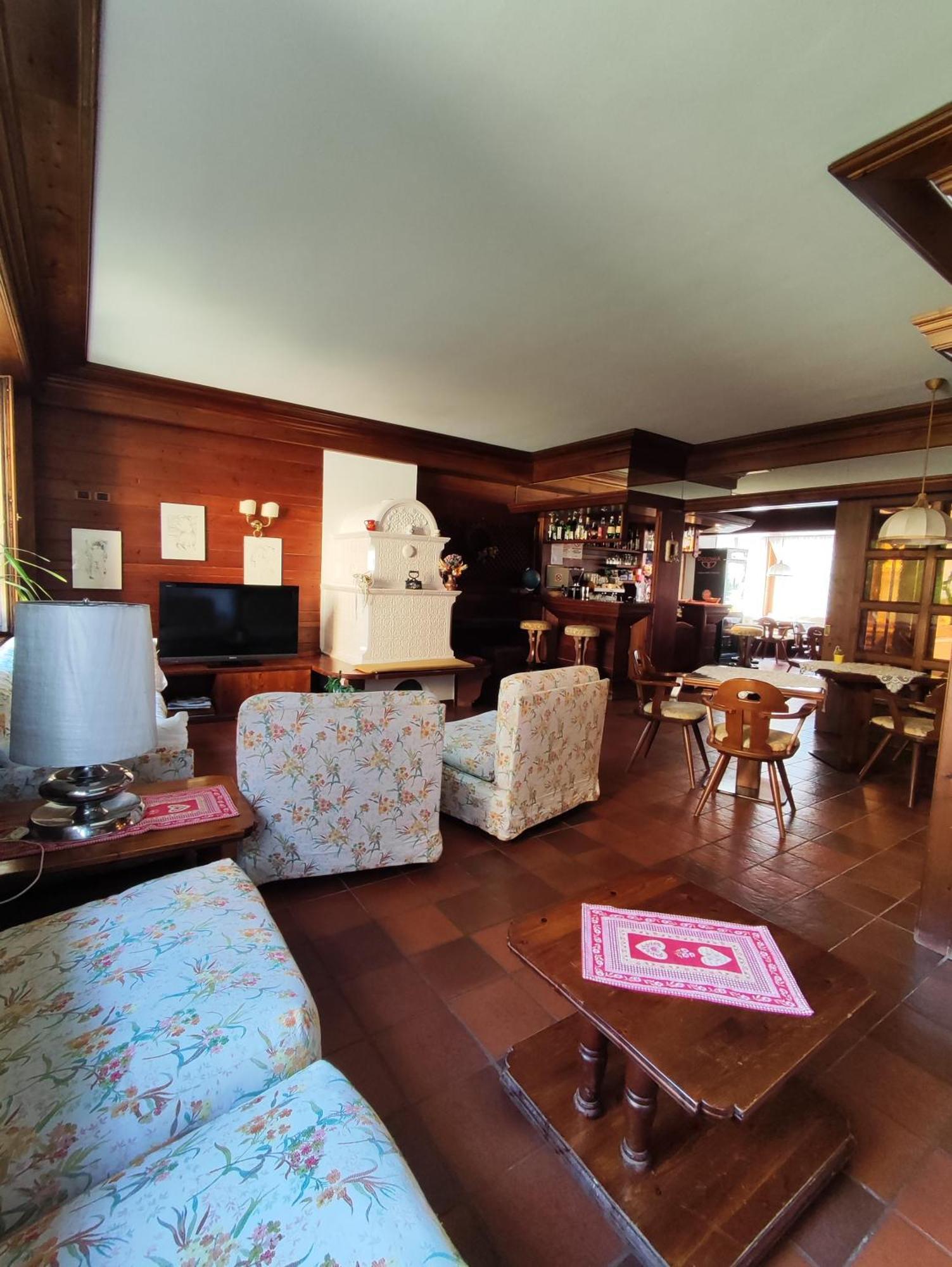 Al Sole Hotel Ristorante Dal 1870 皮耶韦迪卡多雷 外观 照片