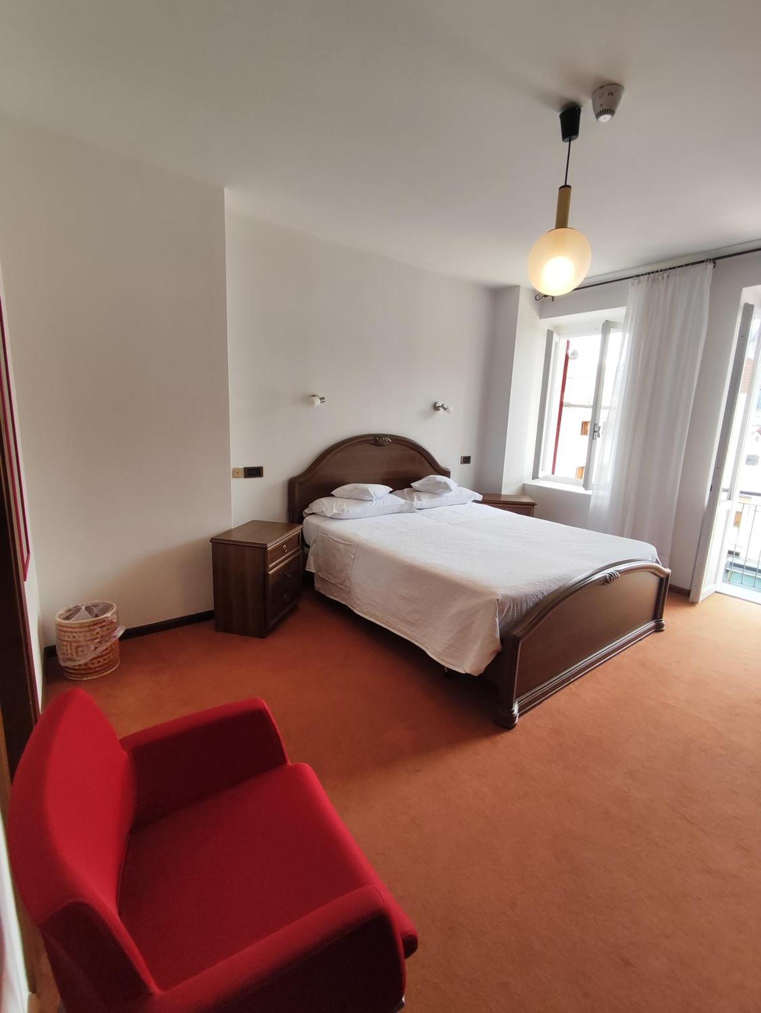 Al Sole Hotel Ristorante Dal 1870 皮耶韦迪卡多雷 外观 照片