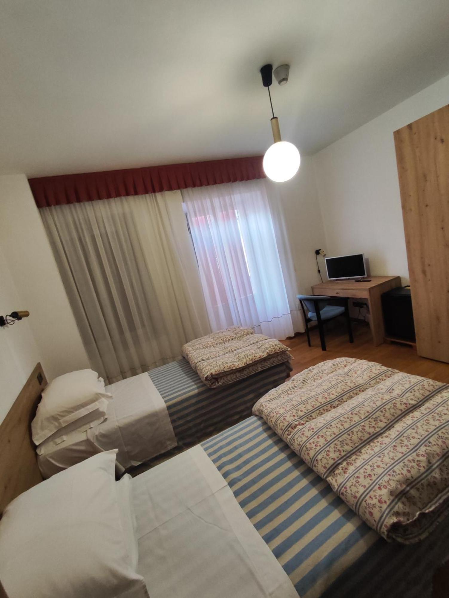 Al Sole Hotel Ristorante Dal 1870 皮耶韦迪卡多雷 外观 照片